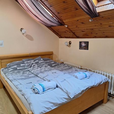 Apartmani Sara Novi Sad Esterno foto