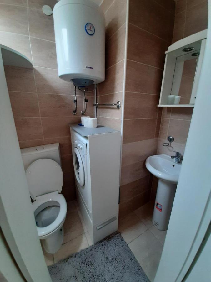 Apartmani Sara Novi Sad Esterno foto